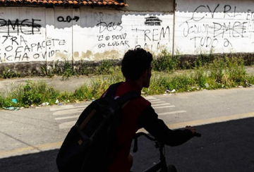 Expansão do Comando Vermelho causa medo e insegurança no país